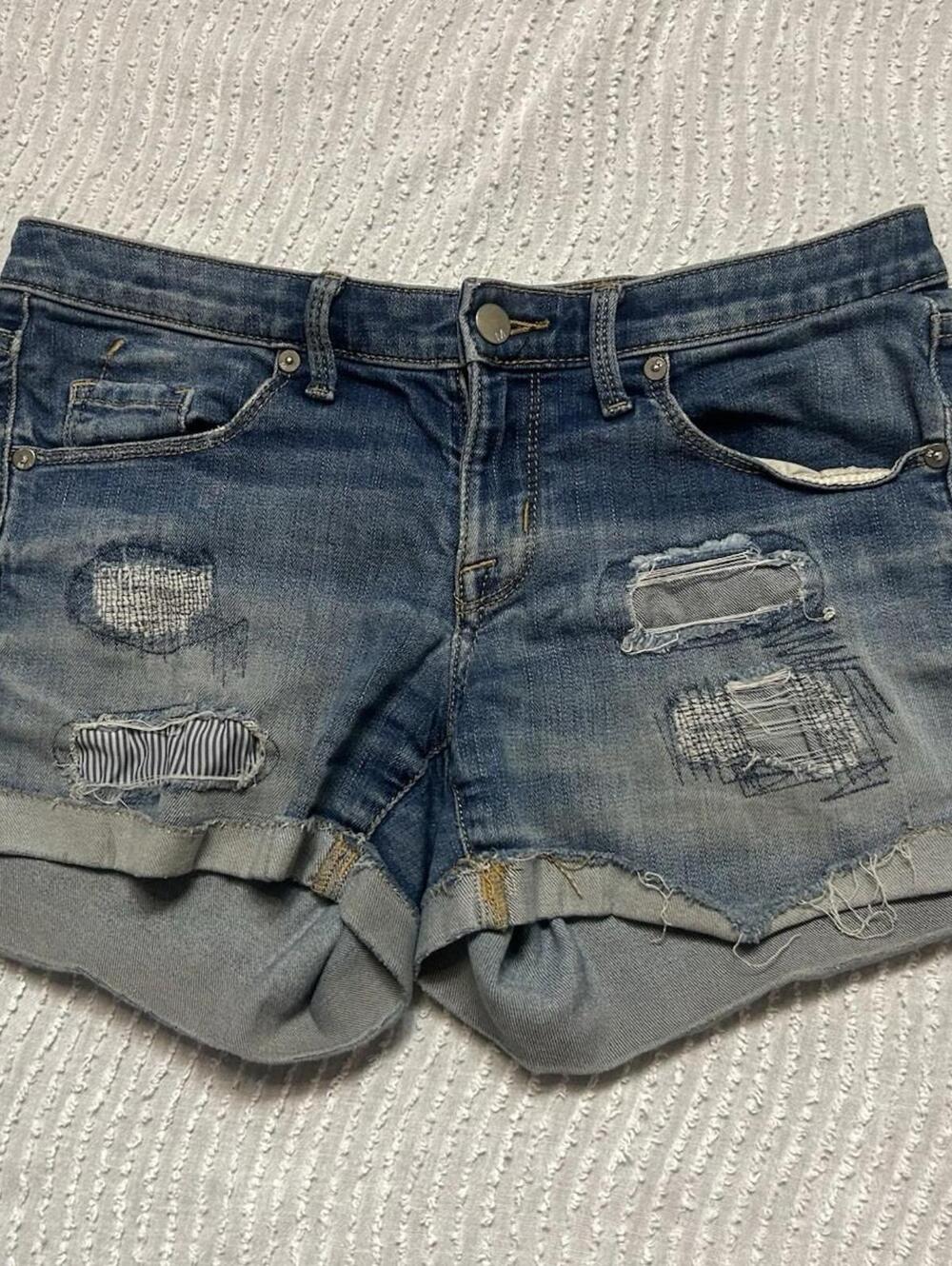 Y2K Patchwork Denim Shorts 2 26 Mid Rise Jean Midi Festival Vintage Mossimo